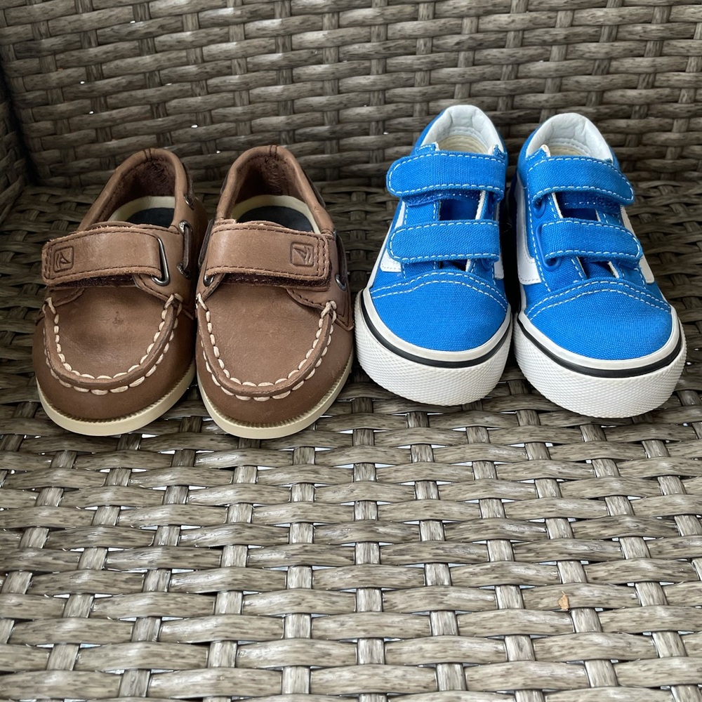 Bundle two pairs VANS/ SPERRY FOR TODDLERS